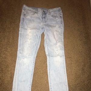Light Wash Ripped Jeans